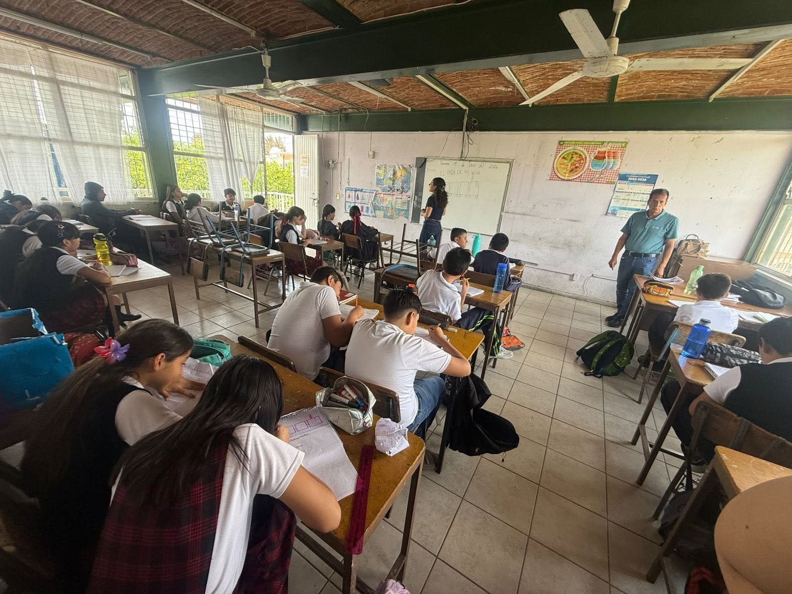 ELEMENTOS DE LA DIRECCION DE PREVENCIÓN SOCIAL REALIZAN CONFERENCIAS PARA ALUMNOS  DE INSTITUCIONES EDUCATIVAS EN LA BARCA JALISCO