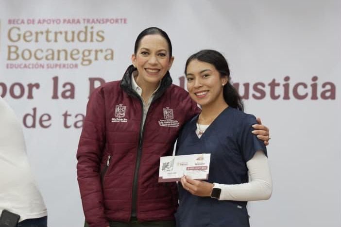 Más de 204 mil estudiantes de prepa y universidad reciben becas en Michoacán