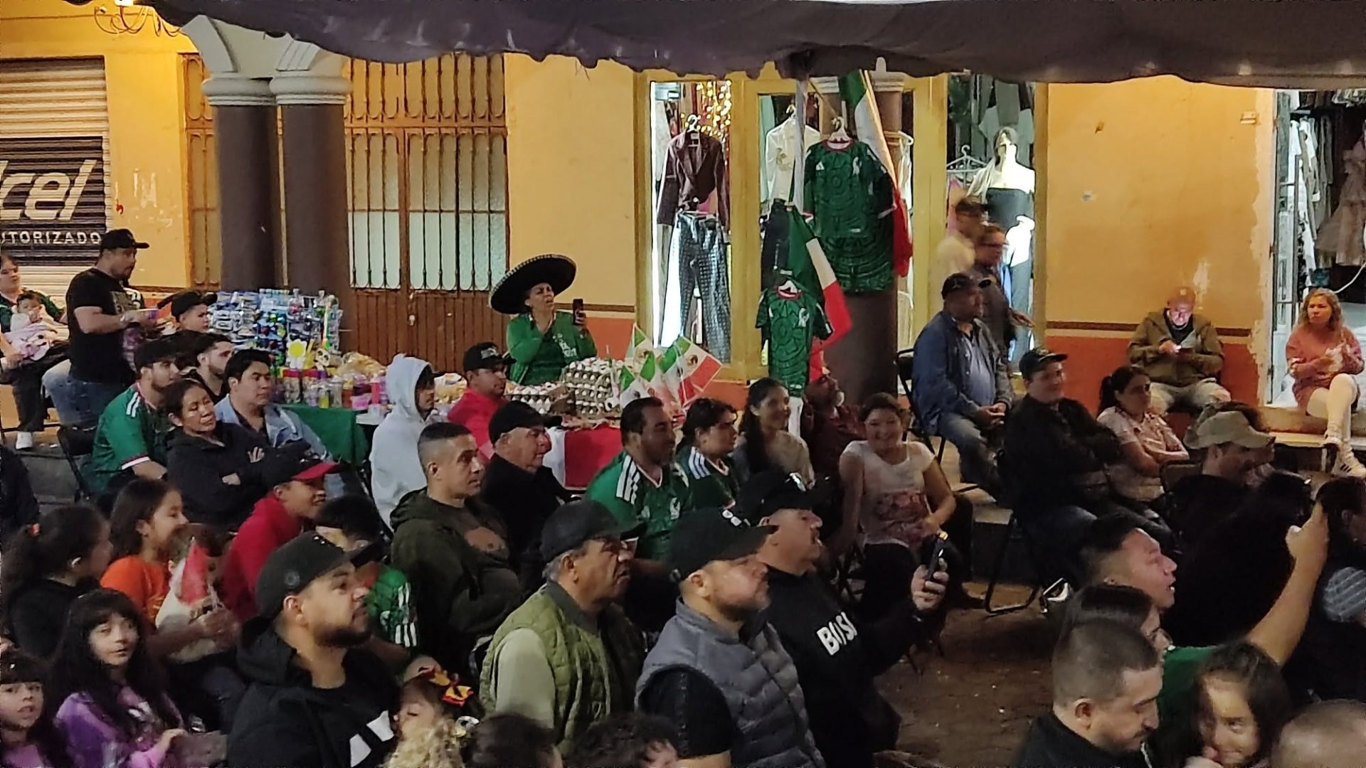 ¡LA PASIÓN DEL FÚTBOL SE VIVE EN LA PLAZA DE SAN JOSÉ DE GRACIA