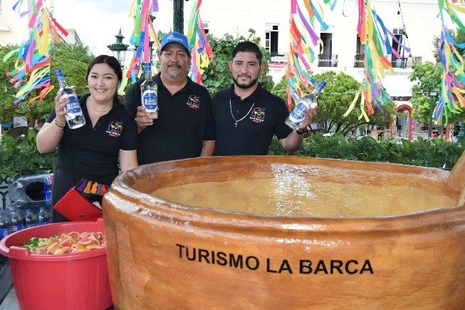 CON ÉXITO INICIO LA BARCA  EL NOVENO FESTIVAL DE LA CAZUELA VOLADORA