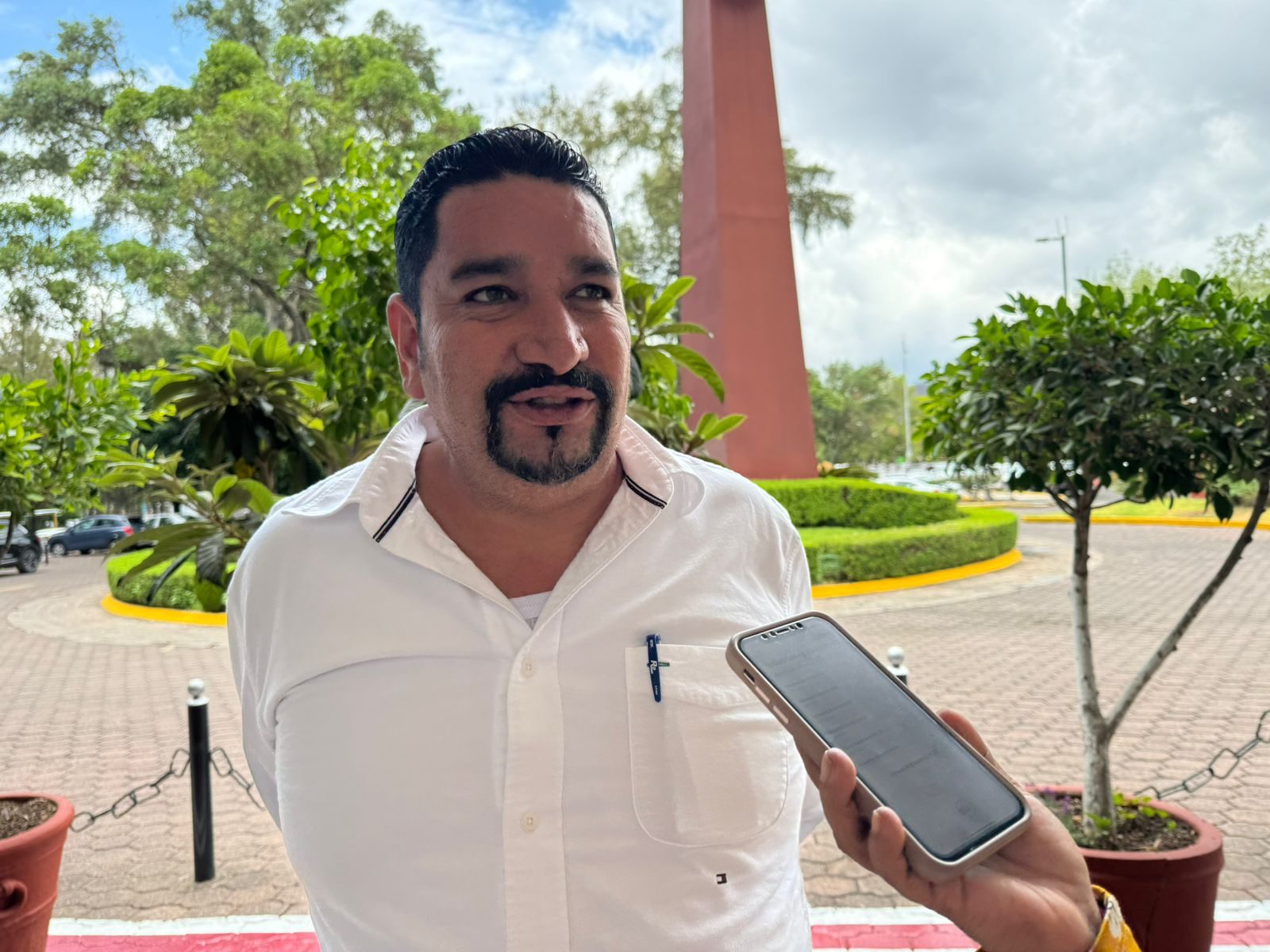 ALCALDE JOSÉ GONZÁLEZ CONVOCA A LOS PAJACUARENSES A NO TIRAR BASURA